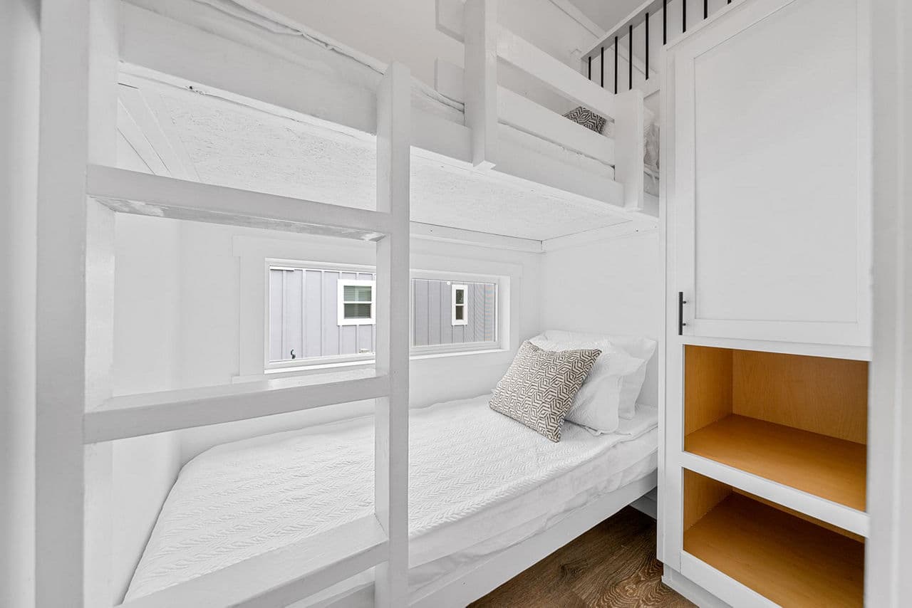 Park model 4110l bedroom home features