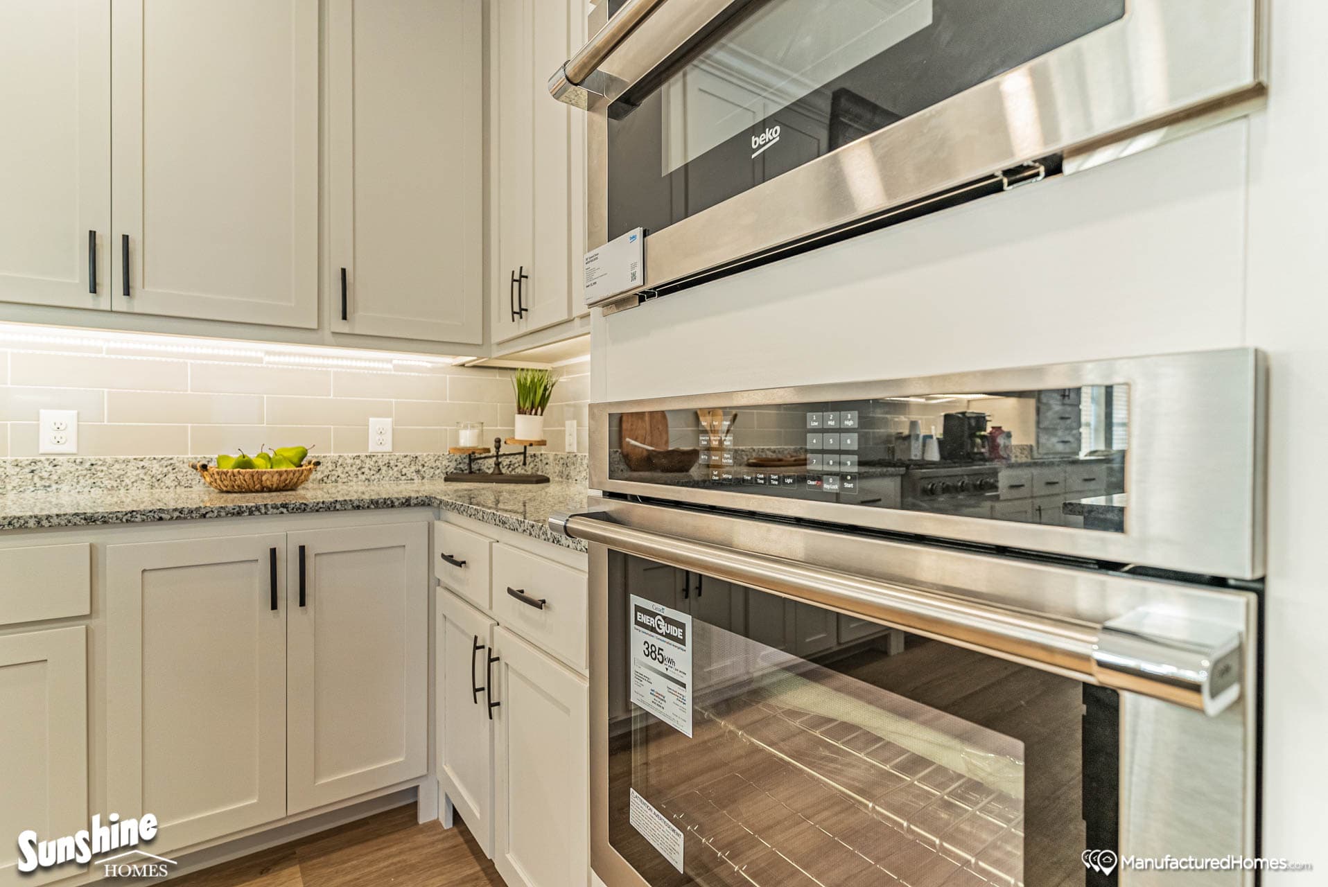 Pri3284-2058 kitchen home features