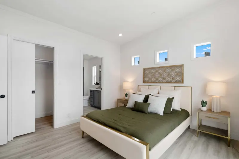 Bd 04 (4424) bedroom home features