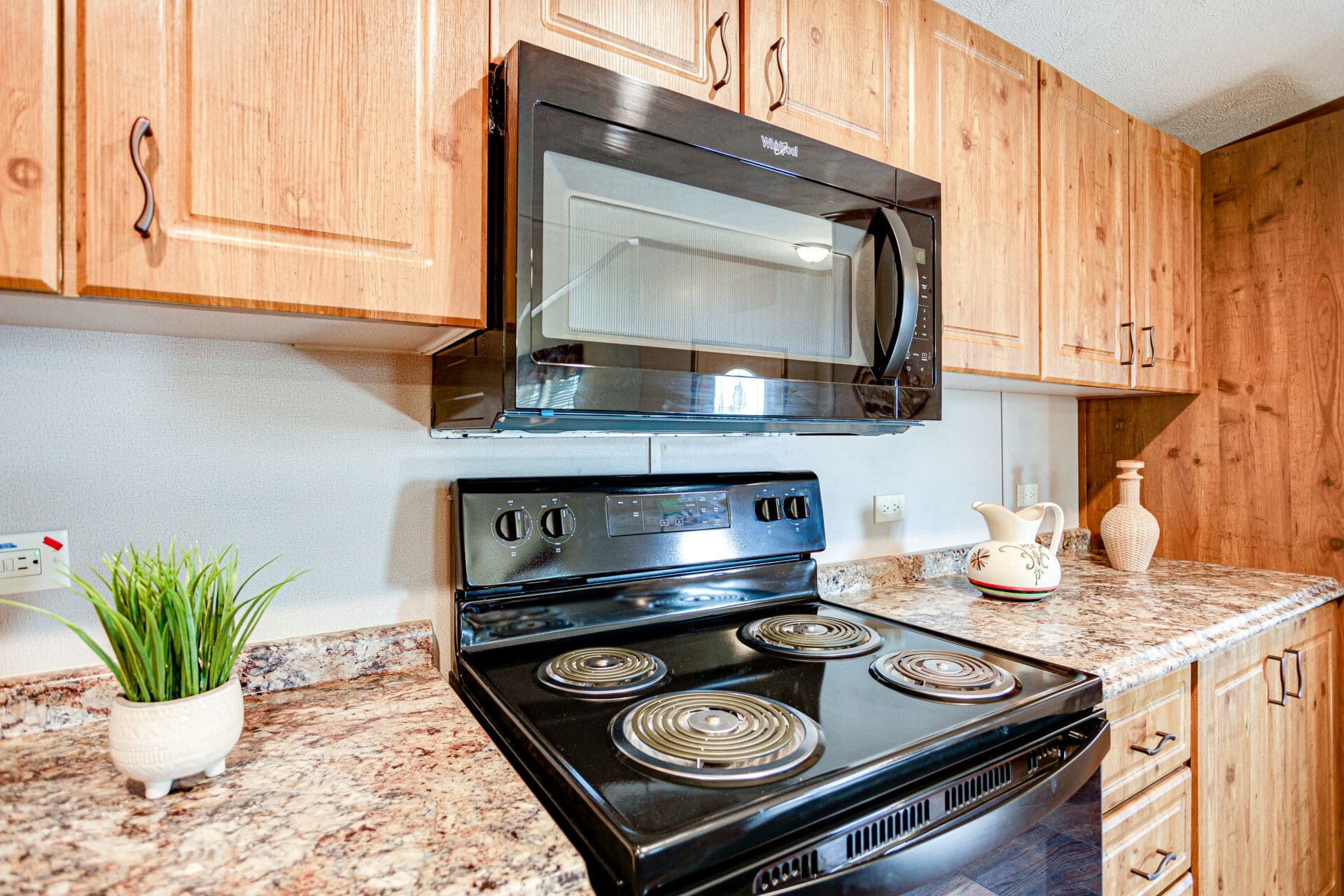 Doublewide s-28×56-32flp kitchen home features