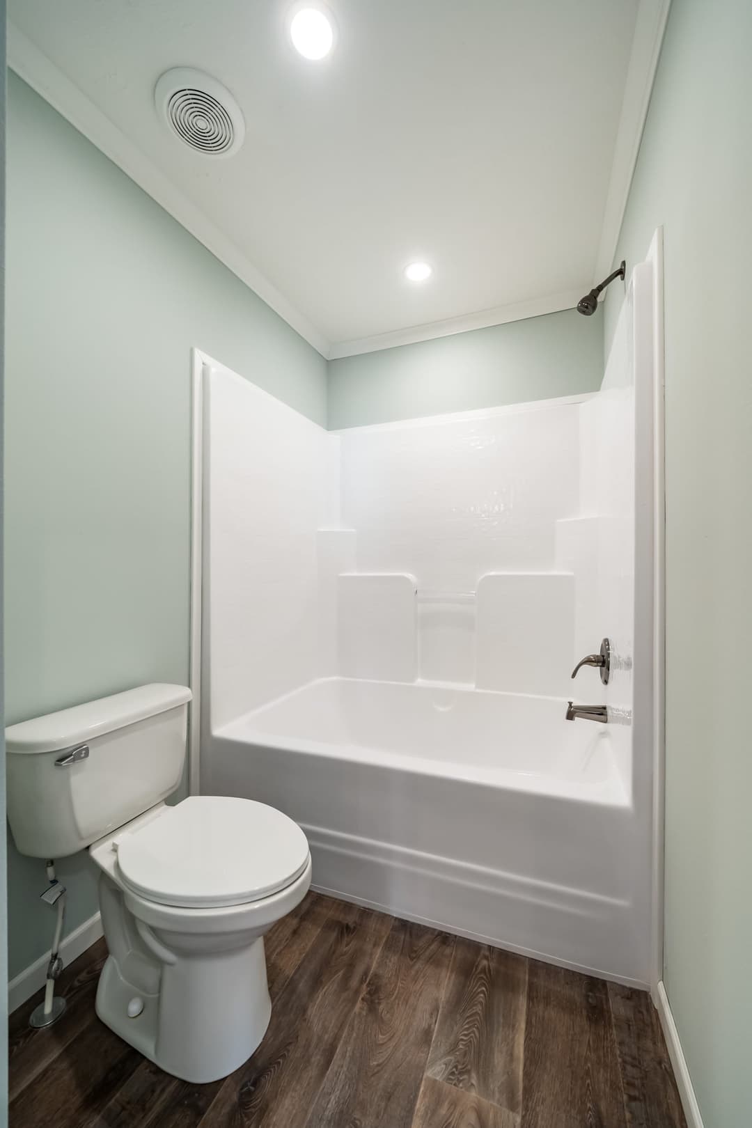 Delmar bathroom home features