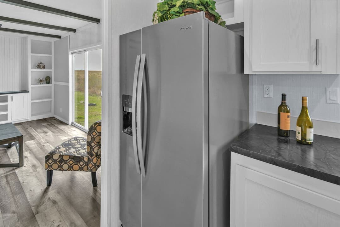 Alamo lite 28724t interior and kitchen home features