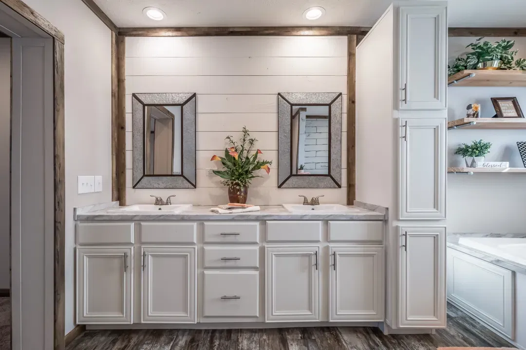 The tyra ii bathroom home features