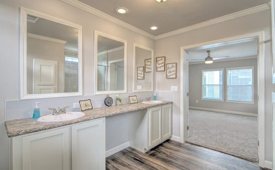 Magnolia 6360 bathroom home features