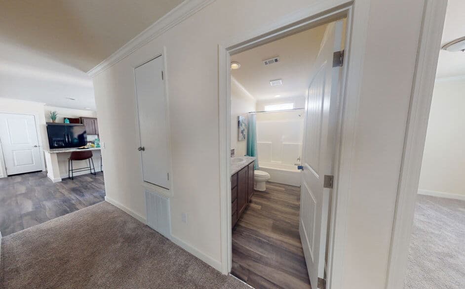 Reserve s56j interior home features