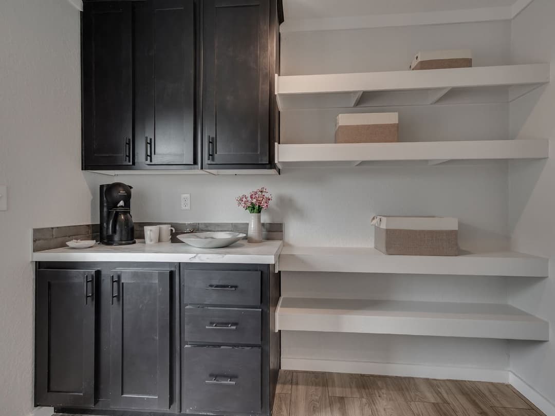 28603n interior home features