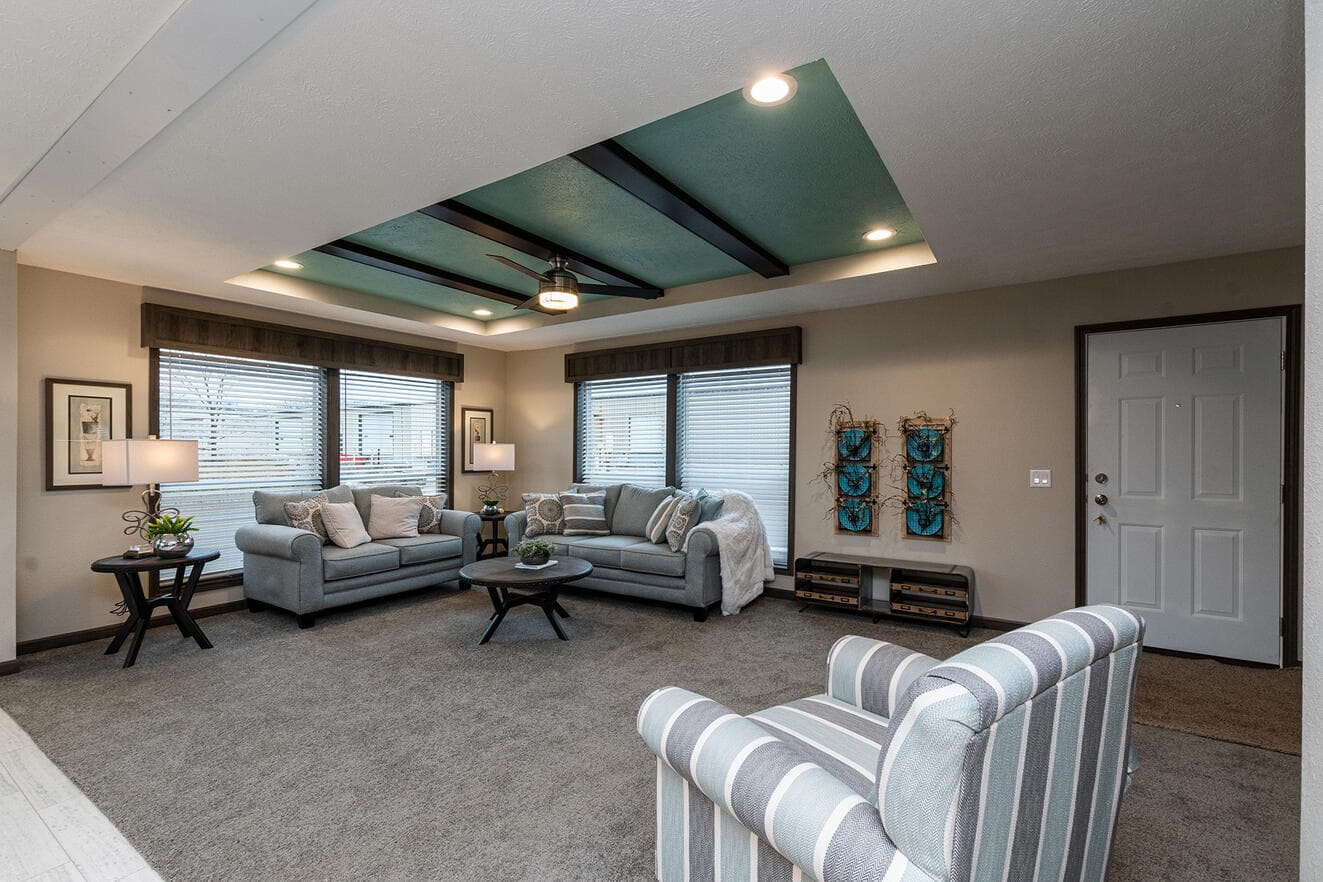 The lincoln 185010 interior home features