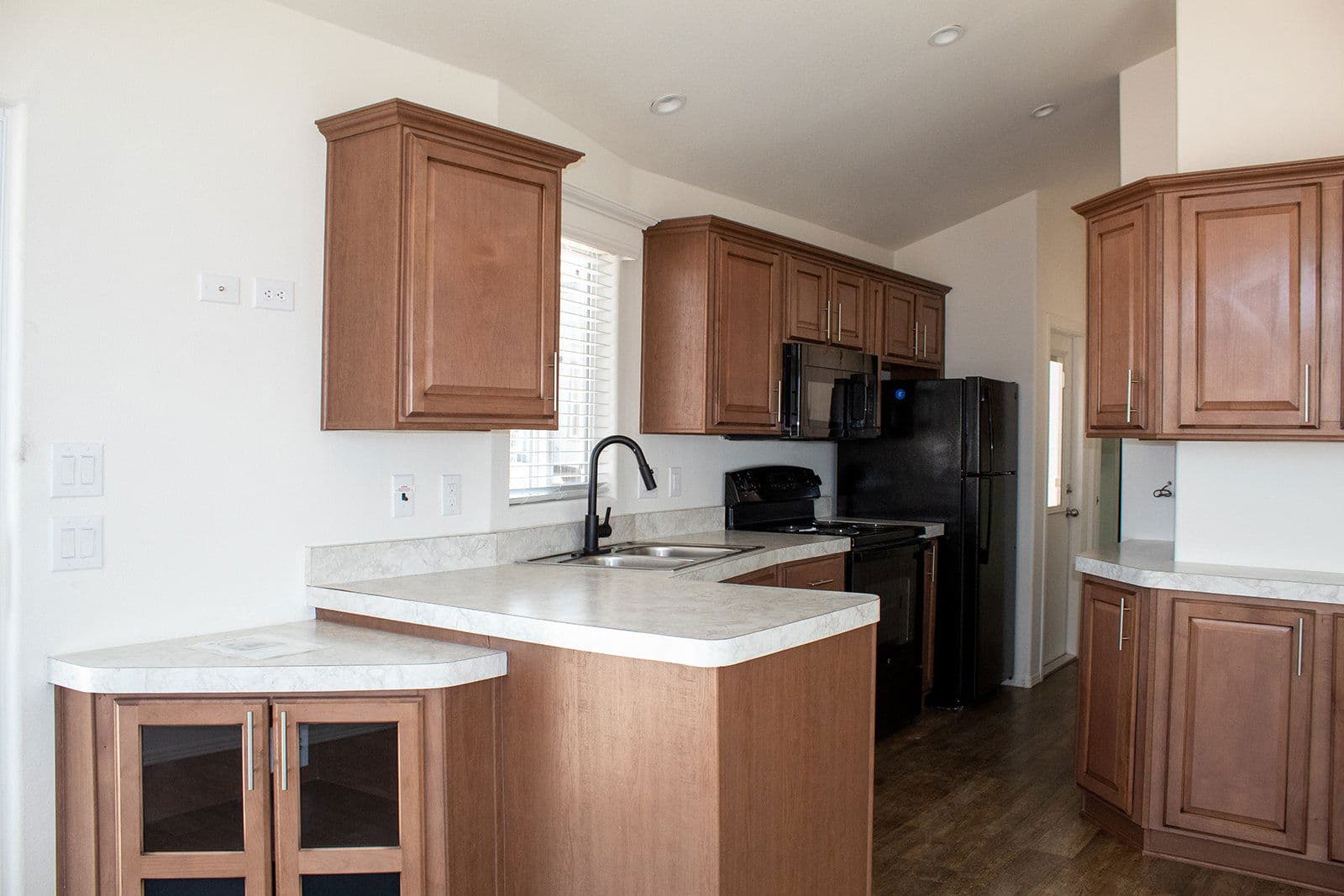 Sedona sn11351h kitchen home features