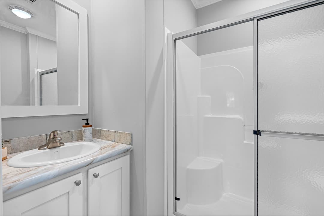 Daisy bathroom home features