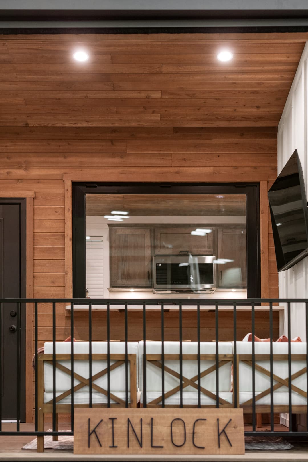 Kinlock exterior home features