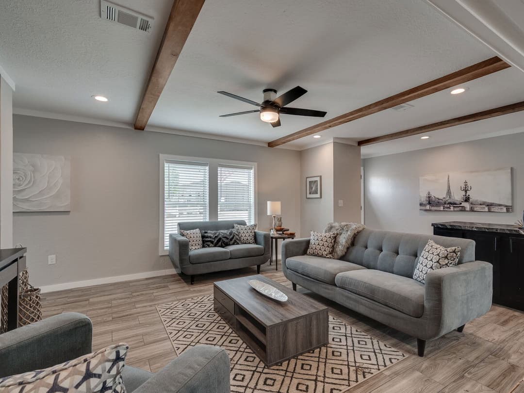 28603n interior home features