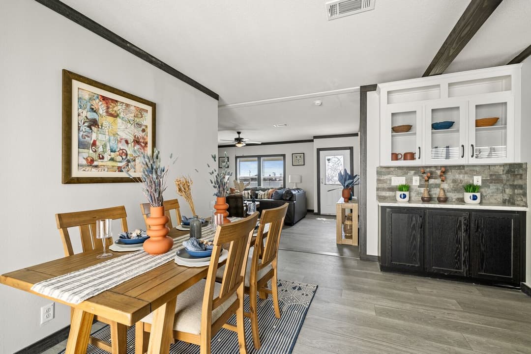 Pecan valley 30744p interior home features