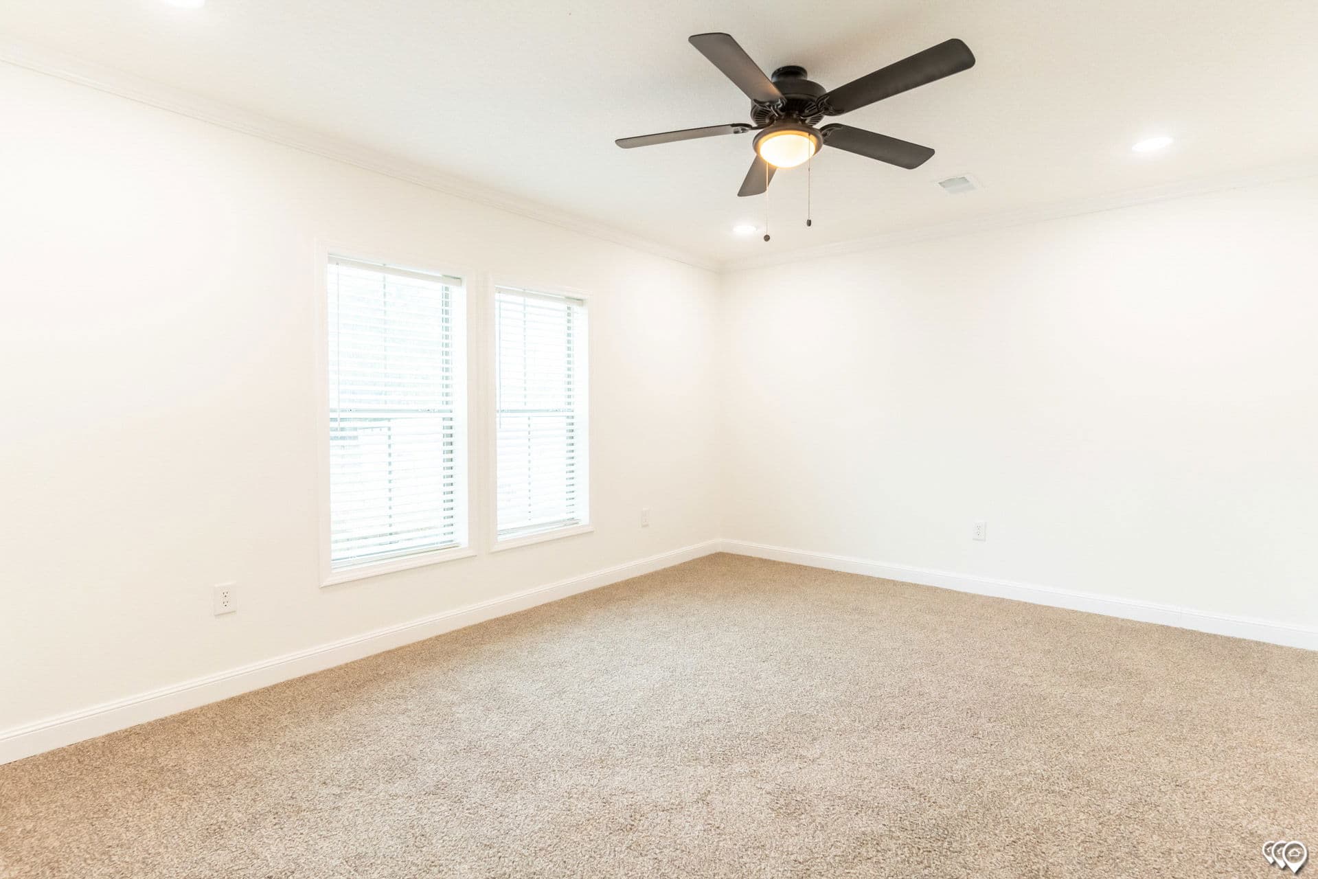 Pri3280-2071 bedroom home features