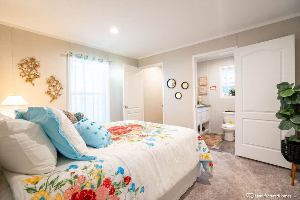 Topaz 70 bedroom home features