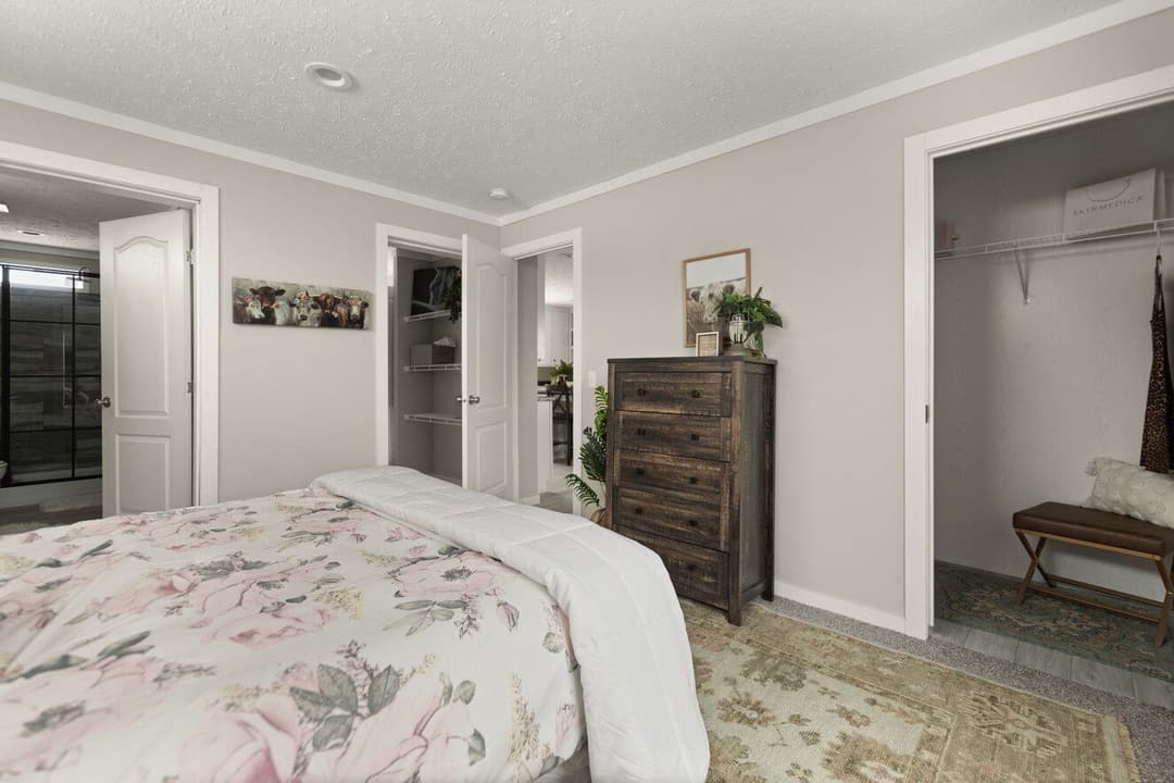 Escape 28443b bedroom home features