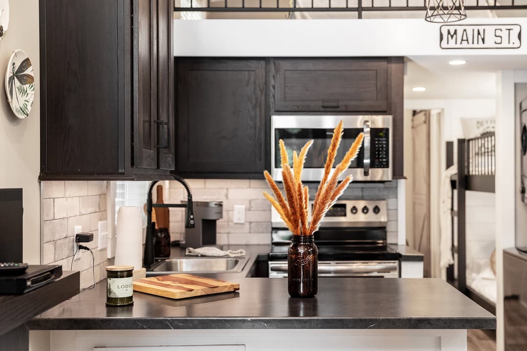 Swayback kitchen home features