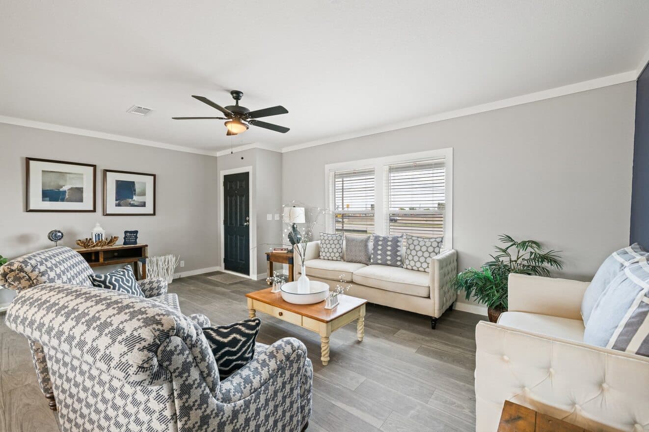 Horizon 30624z interior home features