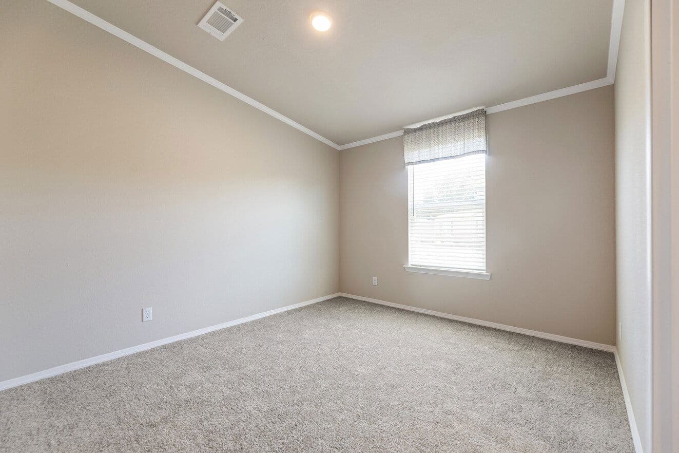 Hacienda 41604a bedroom home features