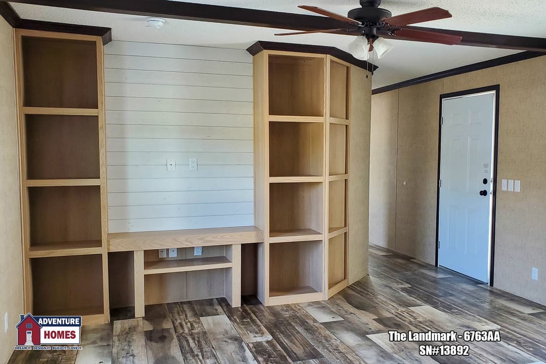 Landmark | 6763aa interior home features