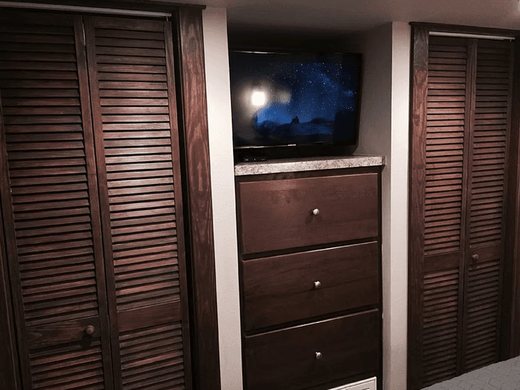 Eagles landing bedroom home features