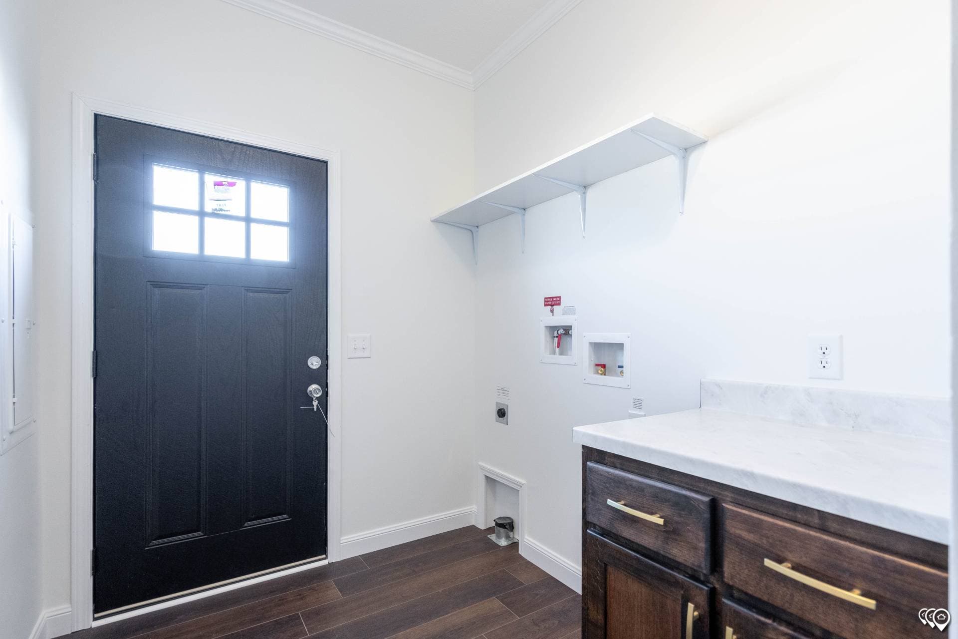 Pri3284-2073 interior home features