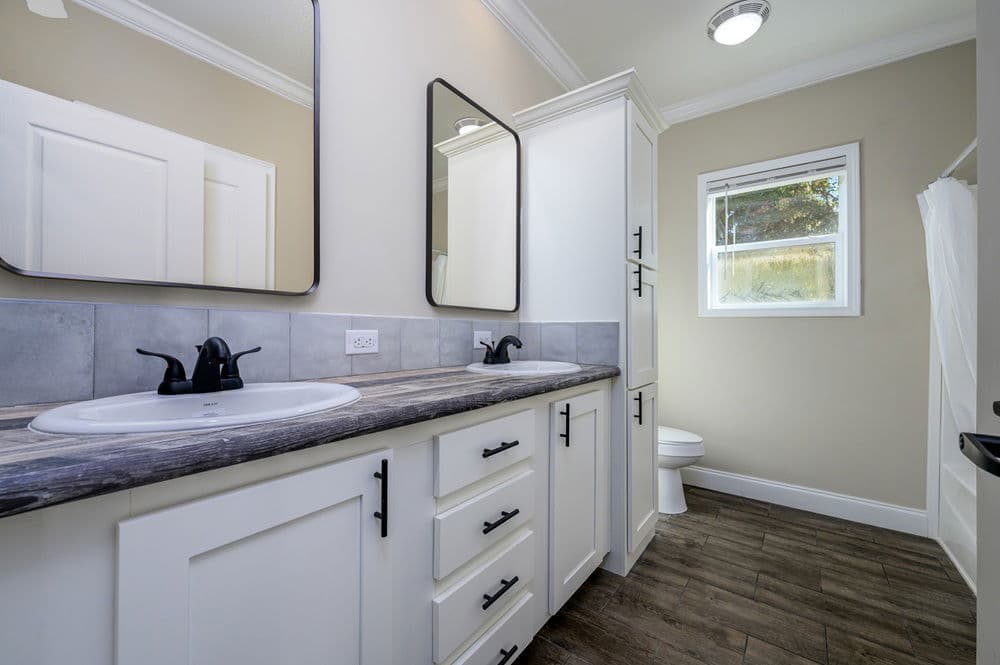 Marathon bathroom home features