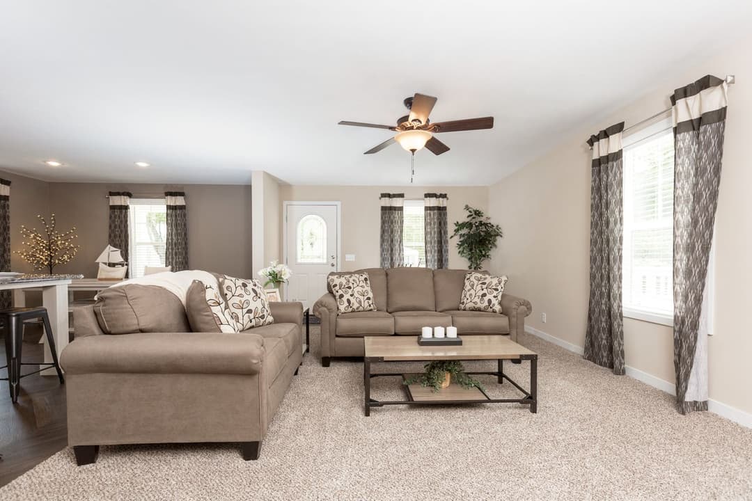 Center st interior home features