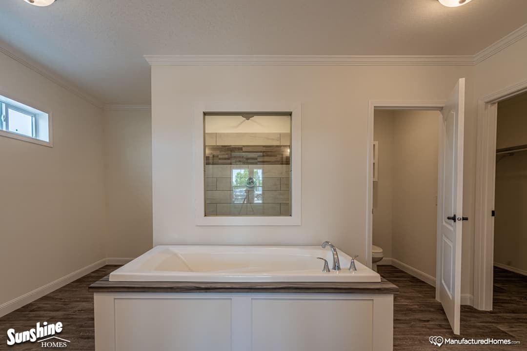 Pri3280-2049 bathroom home features