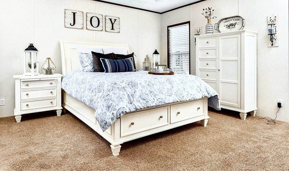 The big steve bedroom home features