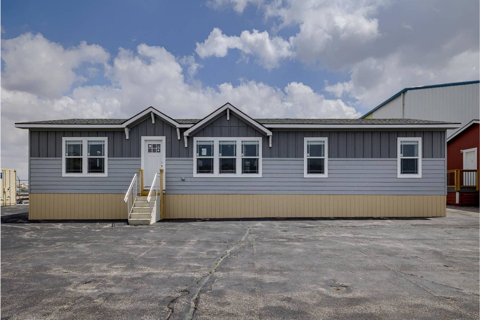 Hidden valley hv2866 elevation and exterior home features