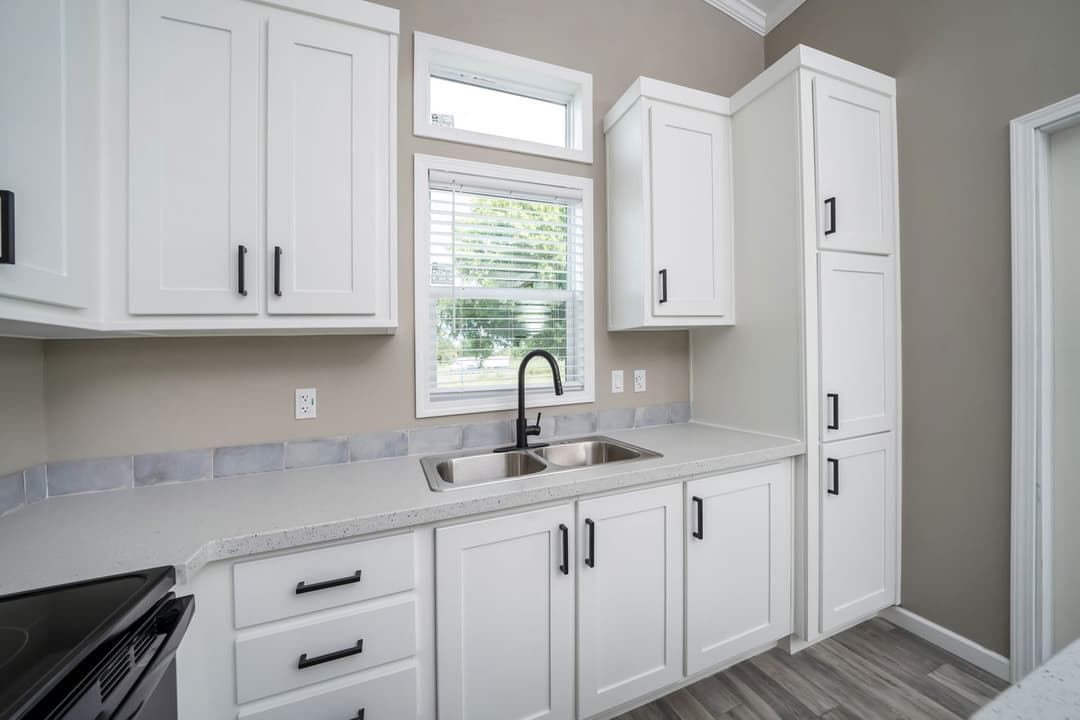 Eagle 11351g kitchen home features