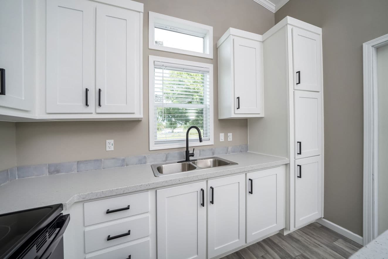 Eagle 11351g kitchen home features