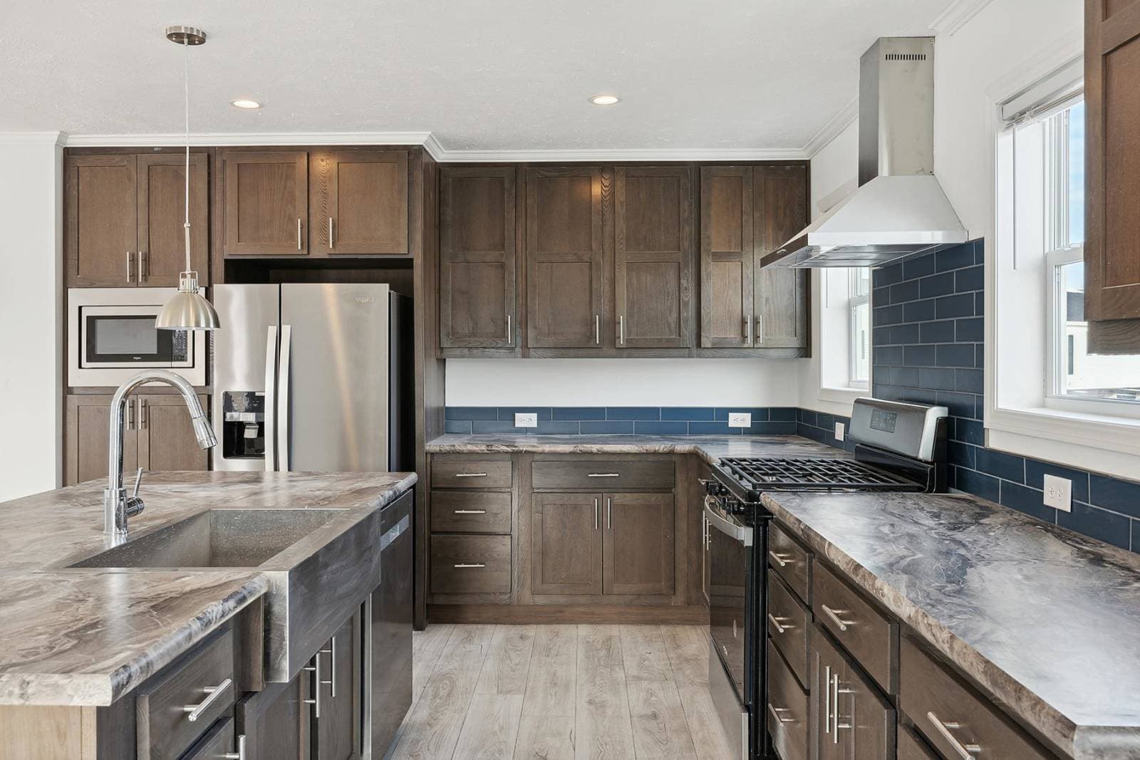 N610 kitchen home features