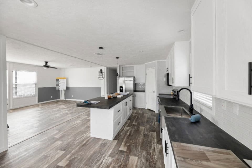 Verde ranch 28563n interior and kitchen home features