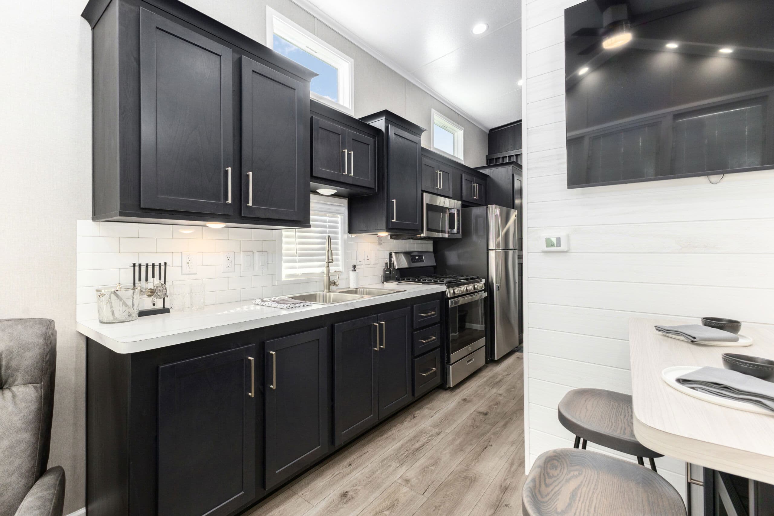 Island 6448p kitchen home features