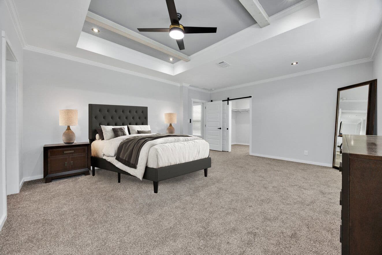 Draper 40764a bedroom home features