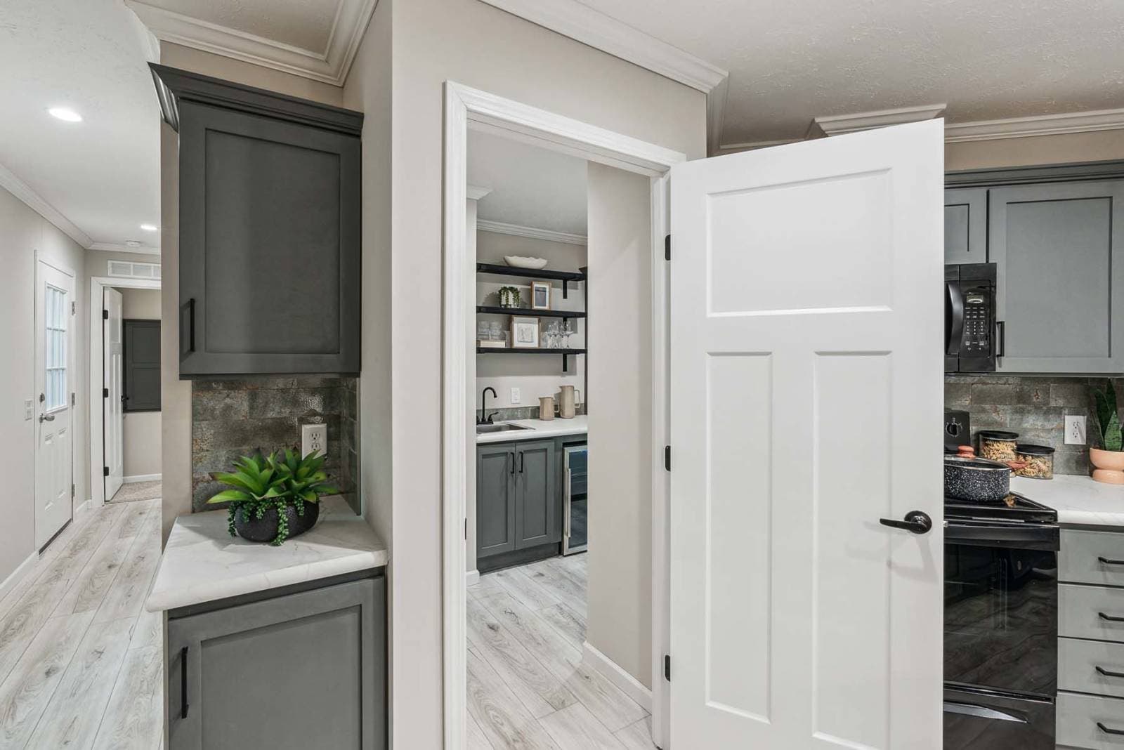 Bay springs c804 interior home features