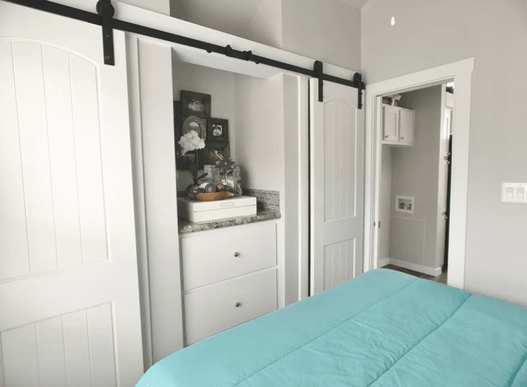 Still water bedroom home features