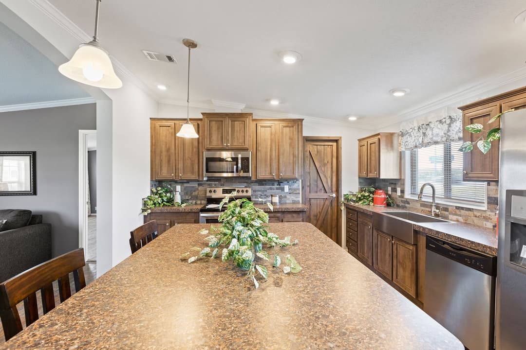 Taylor 2856 kitchen home features