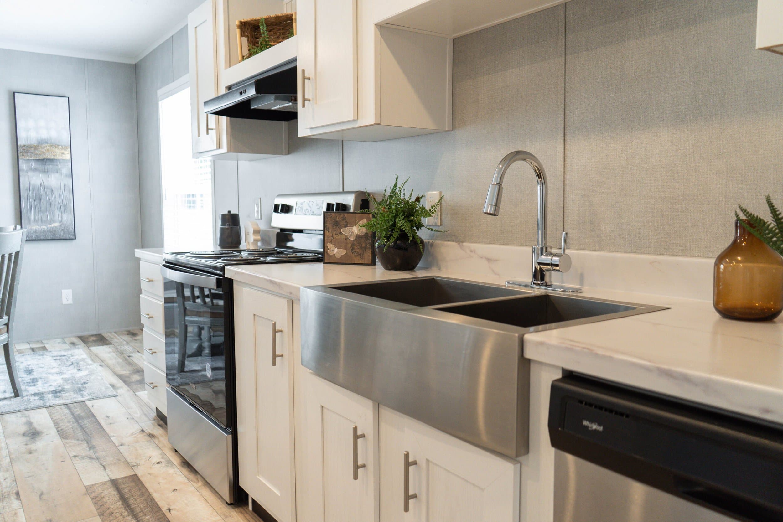 Rover kitchen home features