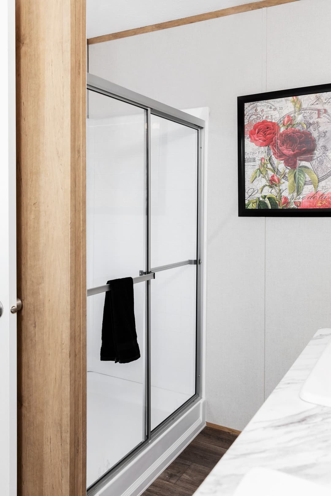 Blazer 76 c bathroom home features