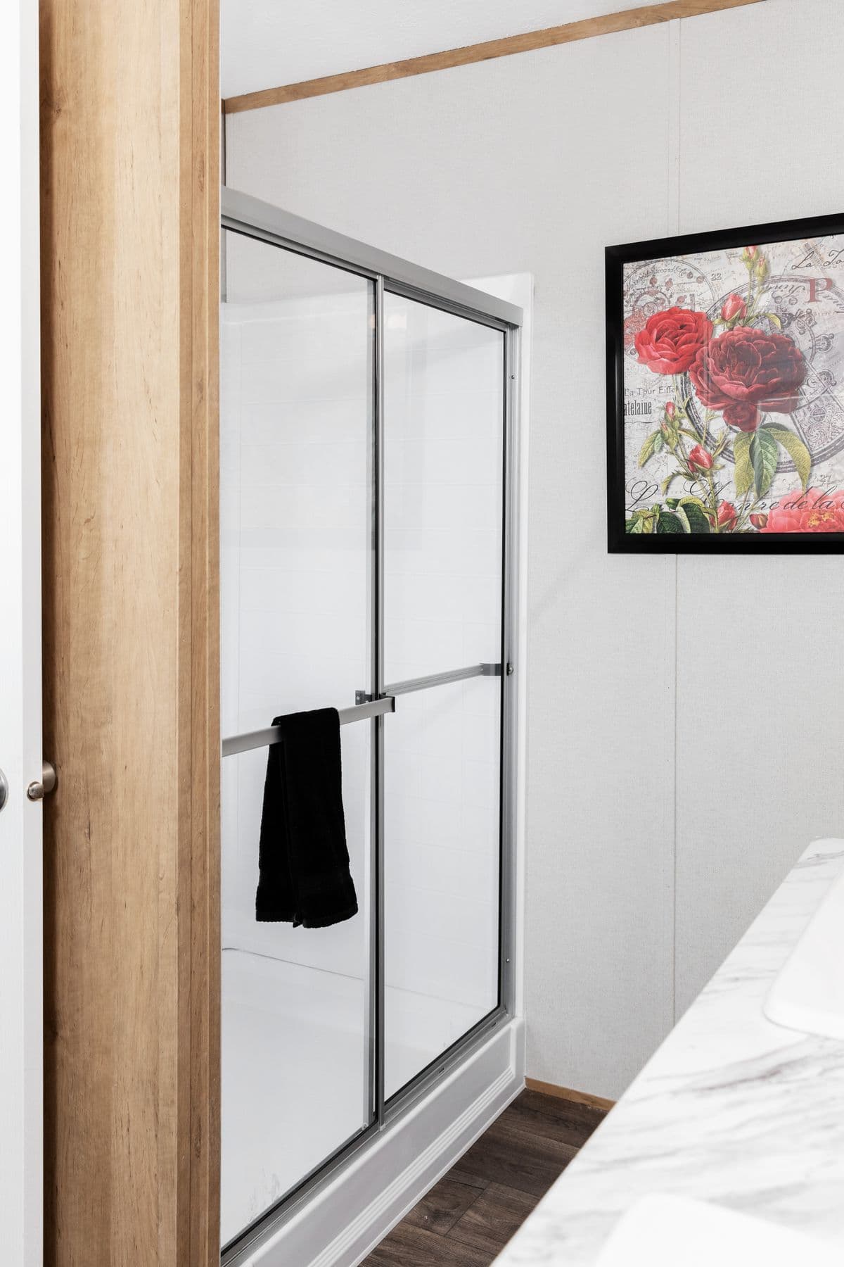 Blazer 76 c bathroom home features