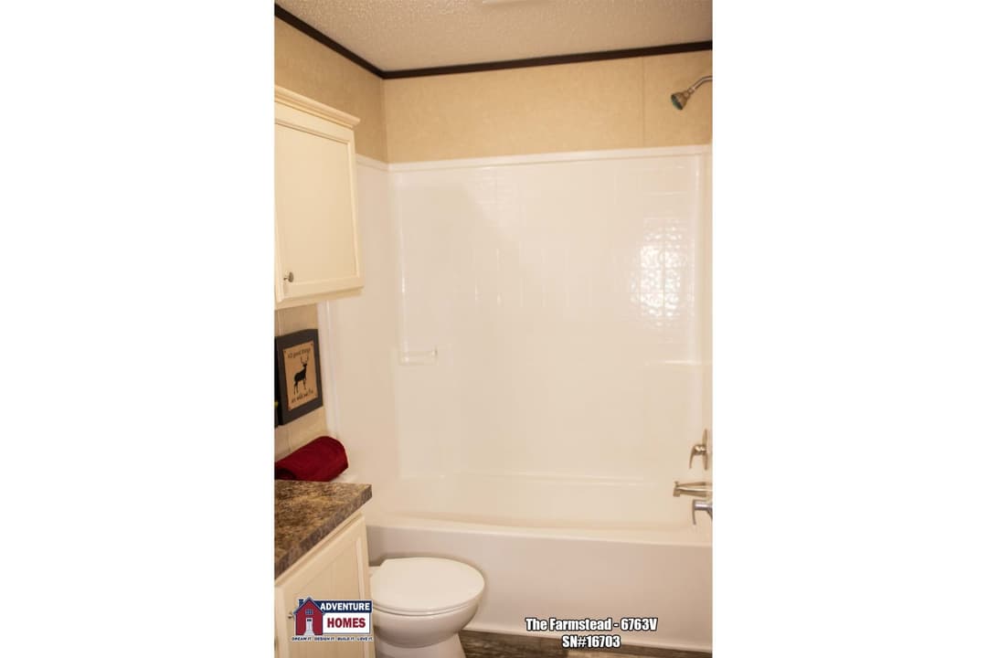 Farmstead | 6763v bathroom home features