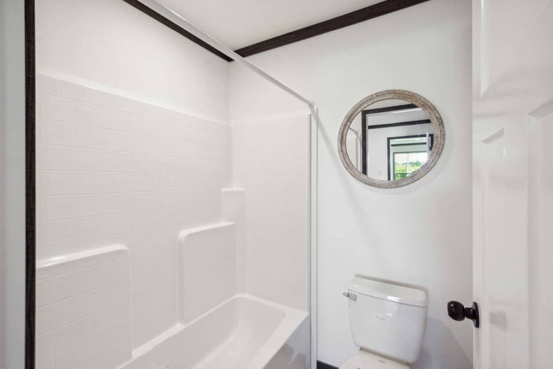 Roan bathroom home features