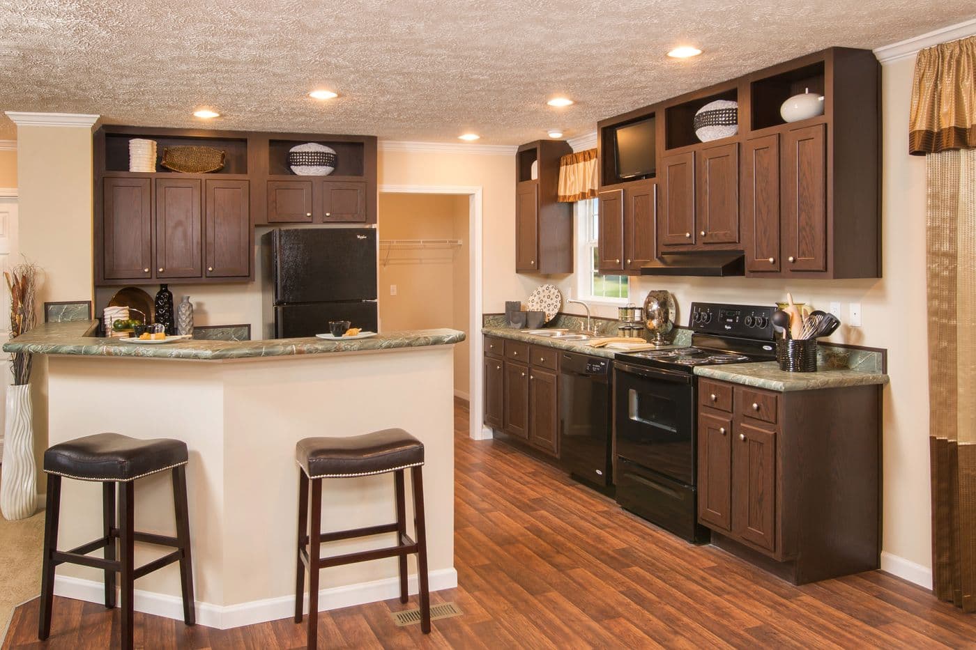 The elite 52 kitchen home features