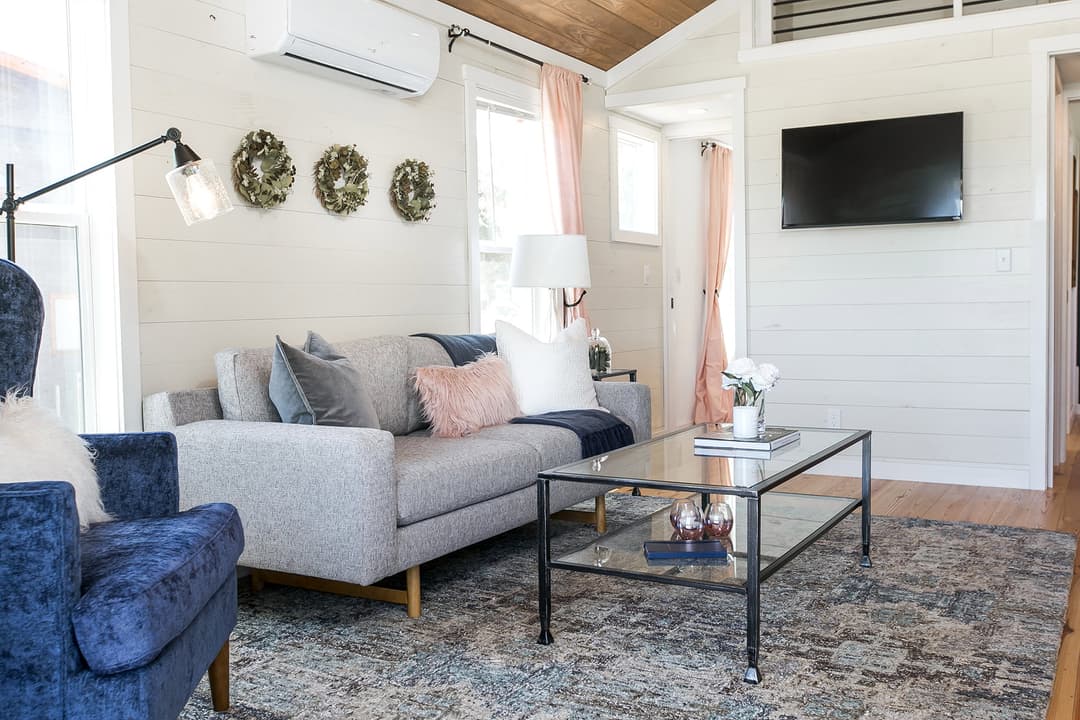 Sipsey interior home features