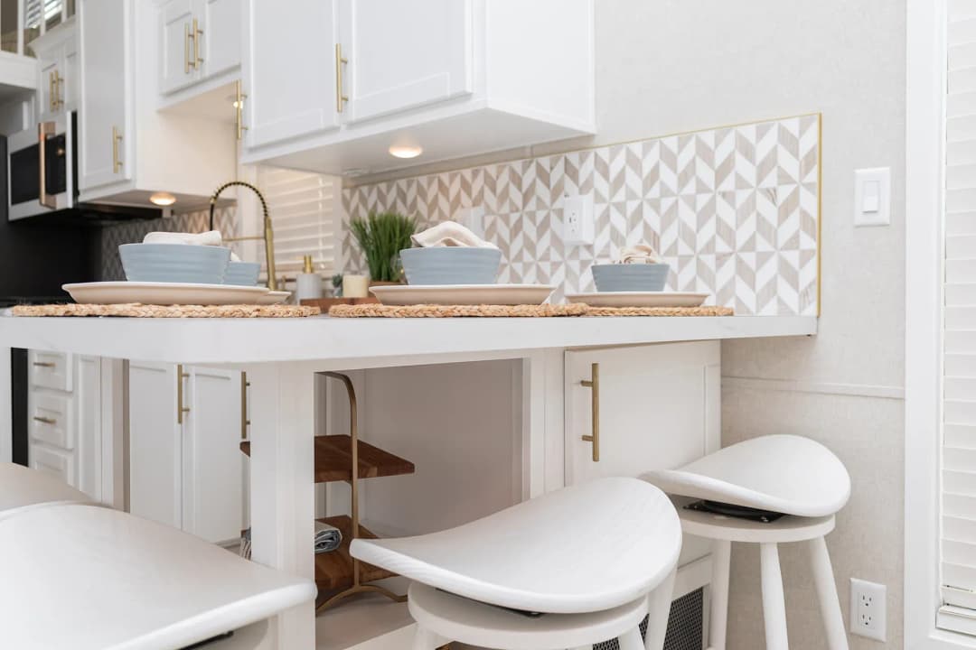 Island 6128 kitchen home features