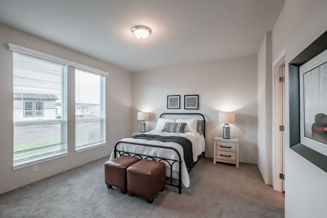 Canyon bedroom home features