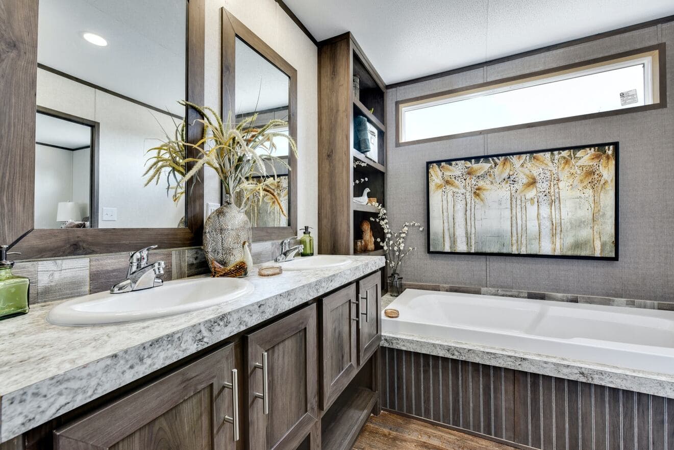 Pinnacle 16763u bathroom home features