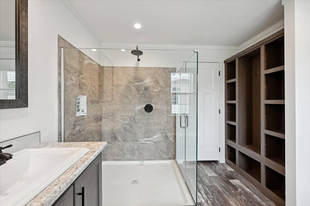 Elevate 56 bathroom home features